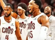 冲进季后赛关键时刻，团结拼搏不怯弱！的简单介绍