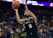 关于哈登官方公布新规，西蒙斯引发争议，命运悬念球迷热议！的信息