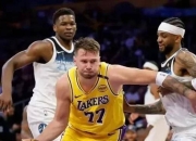 东契奇三巨头联手，威少得分突破，险胜冲击季后赛！