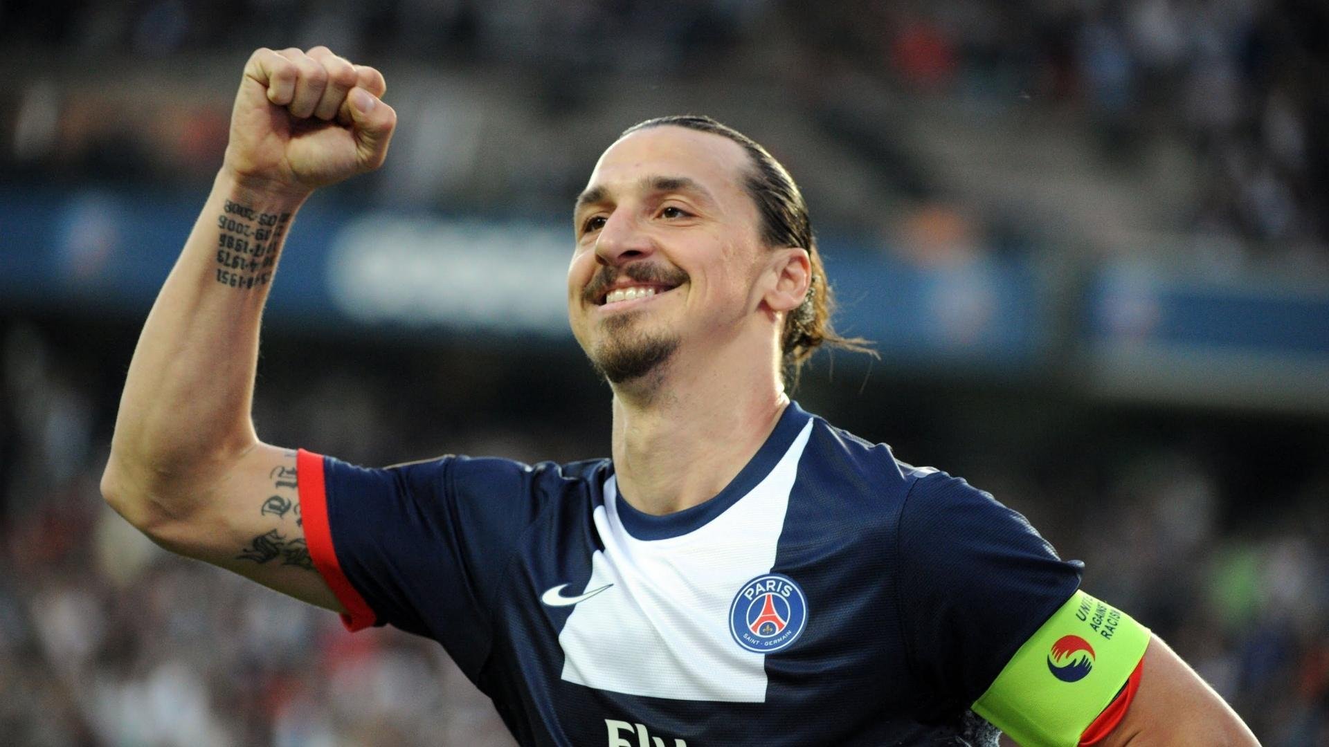 姆巴佩重返赛场，比赛局势复杂首场状态出色，加拿大队观众沸腾！上演精彩一战